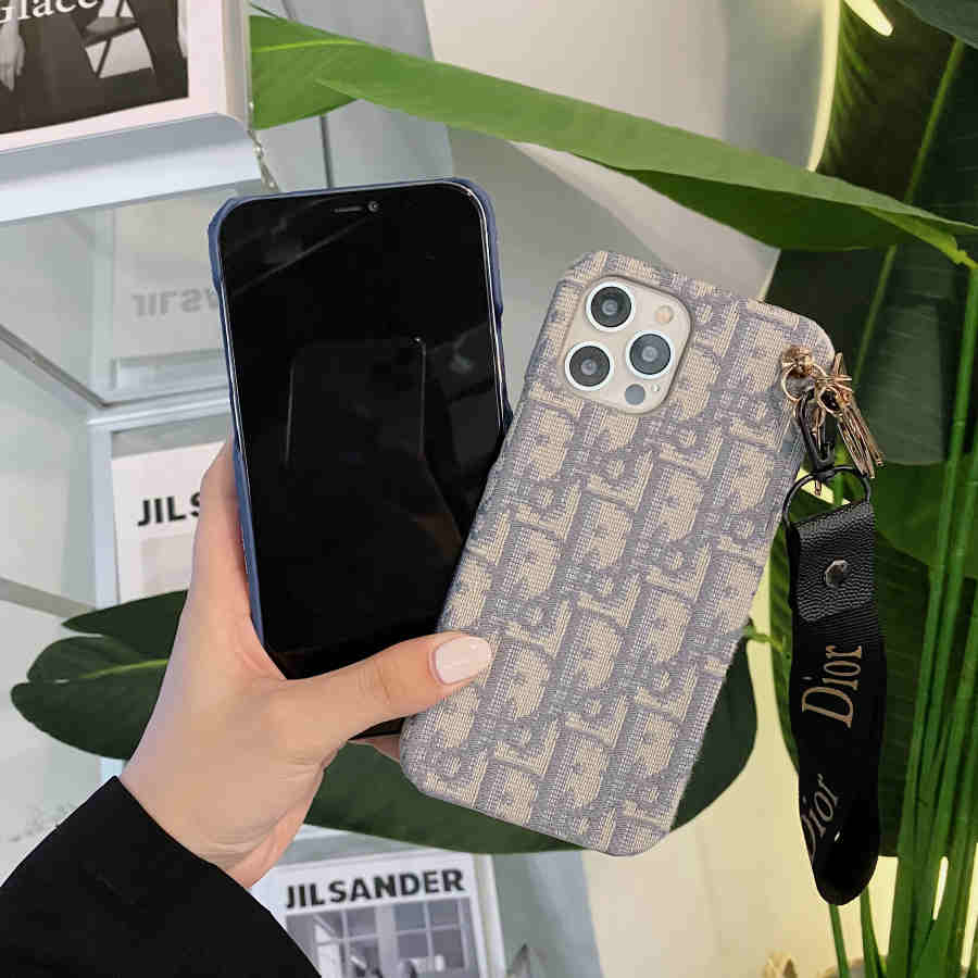 디자이너 키 체인과 함께 세련된 CD 레이디 iPhone 케이스