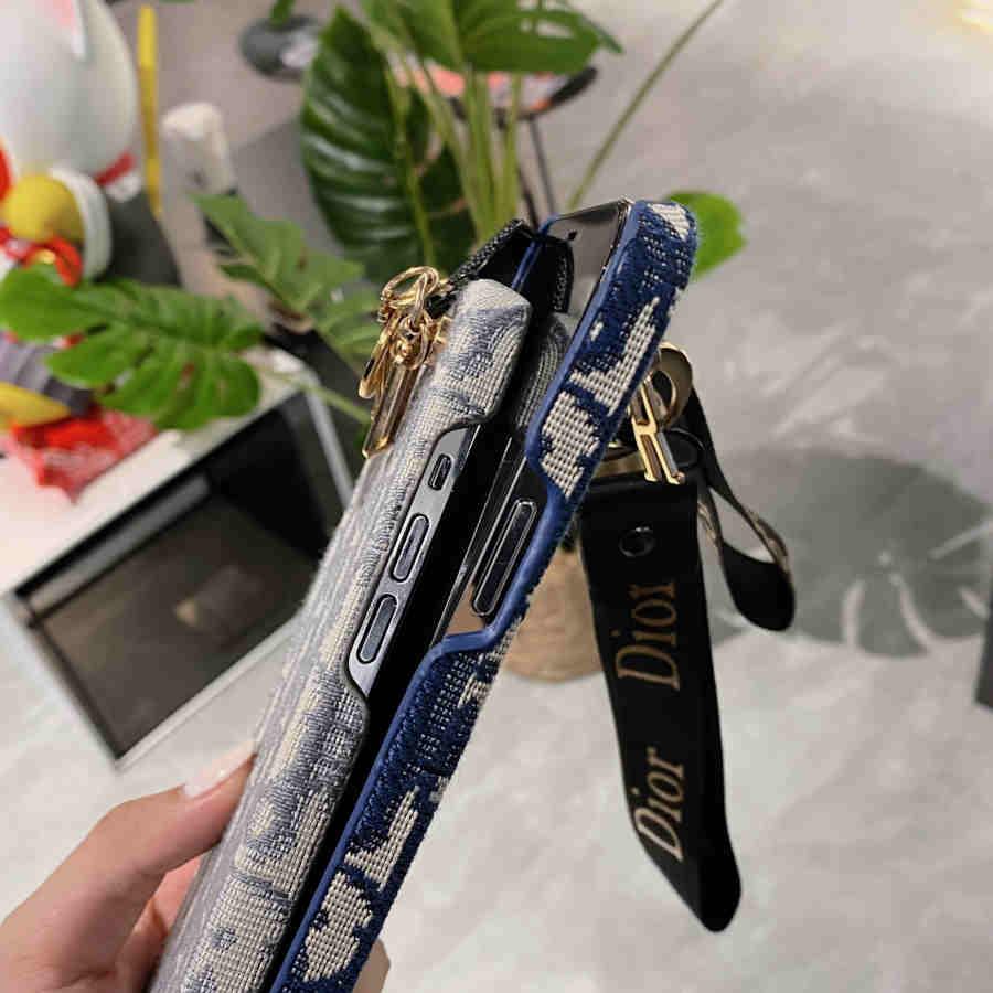 디자이너 키 체인과 함께 세련된 CD 레이디 iPhone 케이스